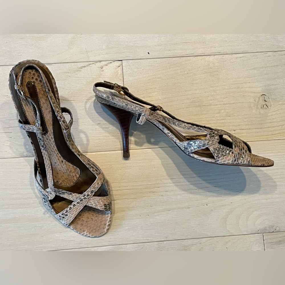 Bandolino Faux Snake Skin Powder Pink and Grey Sandals Size 8